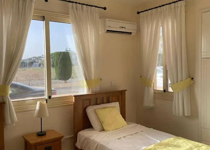 - Near Amenities - Poolside * Paphos