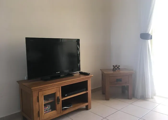 - Near Amenities - Poolside Apartmán