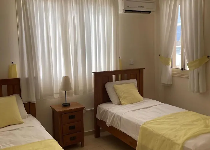 - Near Amenities - Poolside Apartmán