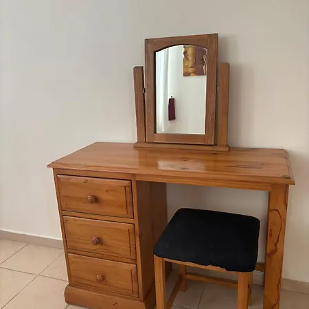 Appartement - Near Amenities - Poolside