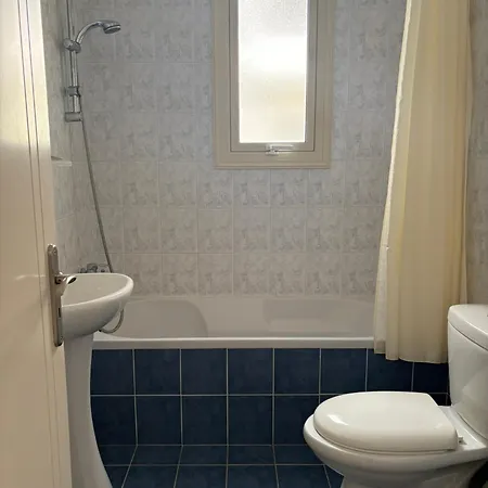 Appartement - Near Amenities - Poolside