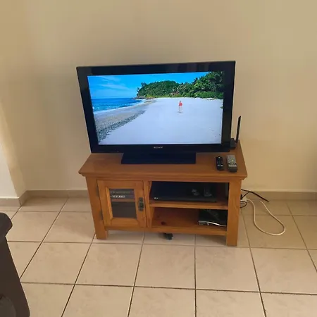 - Near Amenities - Poolside Appartement *